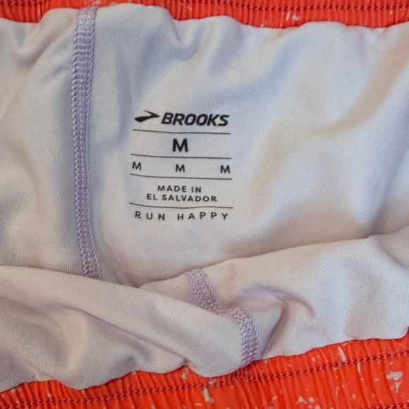 Brooks 3 Pocket Sports Bra and Dash 2-in-1 Shorts - Picture 2 of 7